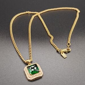 Emerald zircon gold necklace